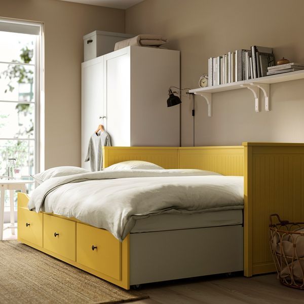 ИКЕА Кушетка с 3 ящиками HEMNES ХЕМНЭС, 595.598.64 Кушетка с 3 ящиками, 2 матраса, желтый, &Aring;fj&auml;ll жесткий, 80x200 см 595.598.64 фото