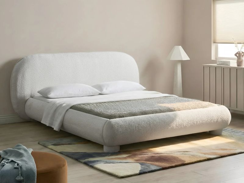 Кровать Boucle BAYEL 160 x 200 см (размер EU King Size) кремового цвета 352717-713824 фото